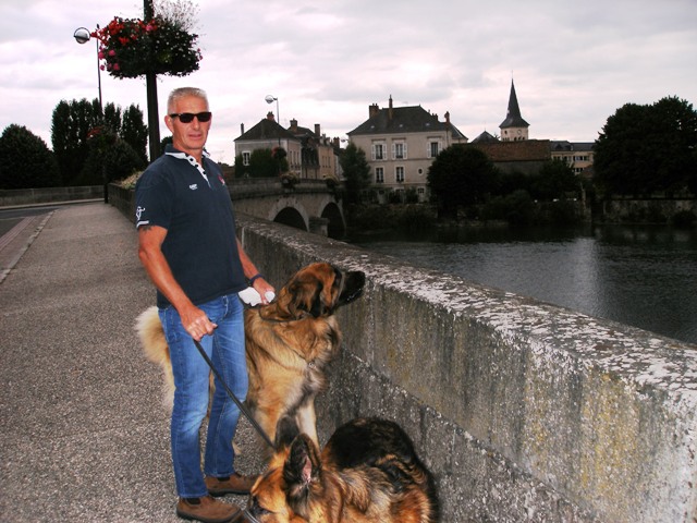 A short walk across the bridge takes you straight into town
called La fleche.