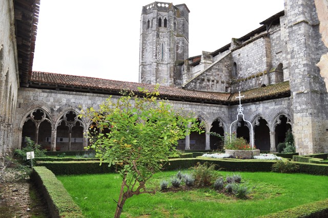 Although there was no life here, this medieval village was sooo old. Amazing.